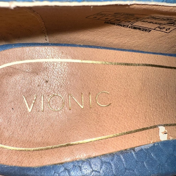 Vionic Madison Mia Blue Textured Pumps - Picture 8 of 9